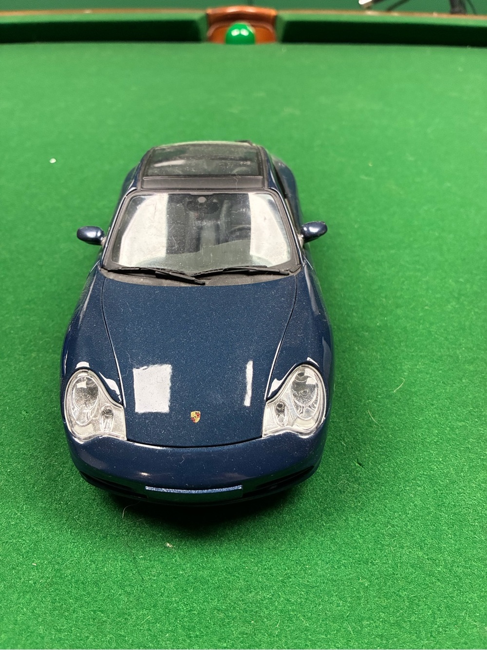 Porsche 911 Model Car in Metallic Navy Blue 1/18